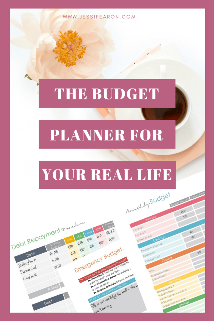 This is the BEST budget planner printable! Easy-to-use and will help you finally get your money under control! #money #budgeting #printable #planner #howto